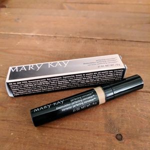 NEW Concealer Deep Beige